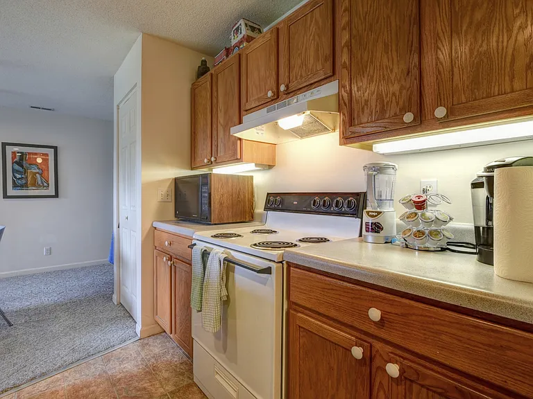 1203 Wesley Ave — Photo 10