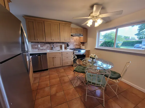 (undisclosed Address), Commack, NY 11725