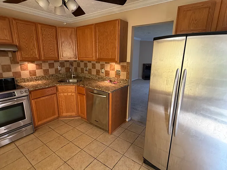11516 Joyceton Dr — Photo 9