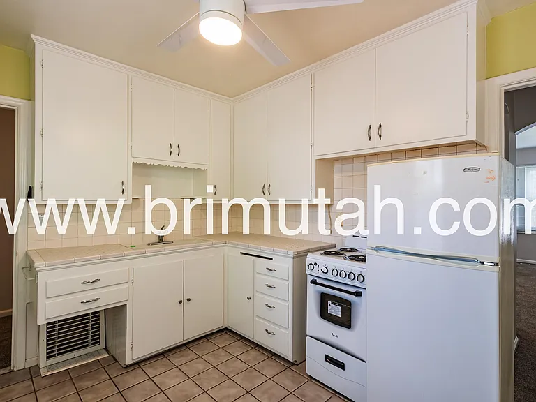 2364 E Redondo Ave — Photo 4