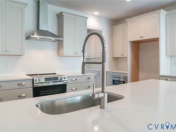 3rd image of 12372 Garnet Parke Cir