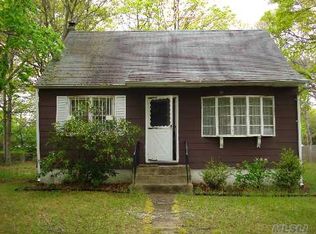 263 Forrest Ave, Shirley, NY 11967
