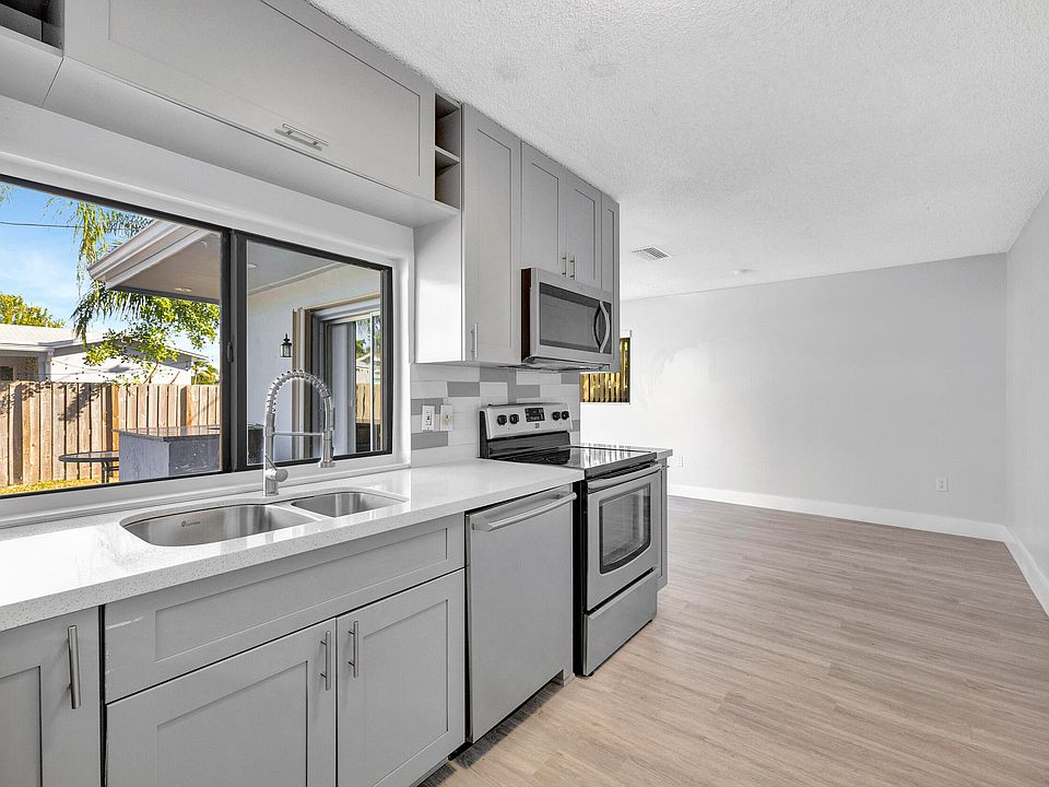 1st image of 10581 NW 28th Street