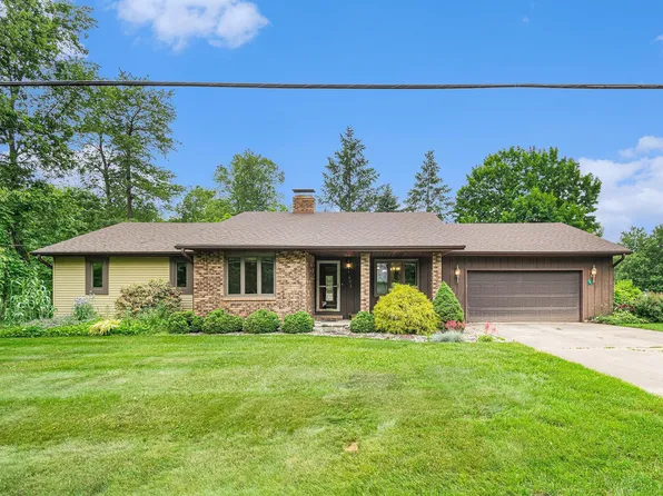 401 Shoemaker Dr, Middlebury, IN 46540