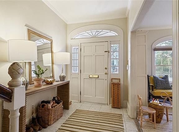 3rd image of 3105 Prytania St