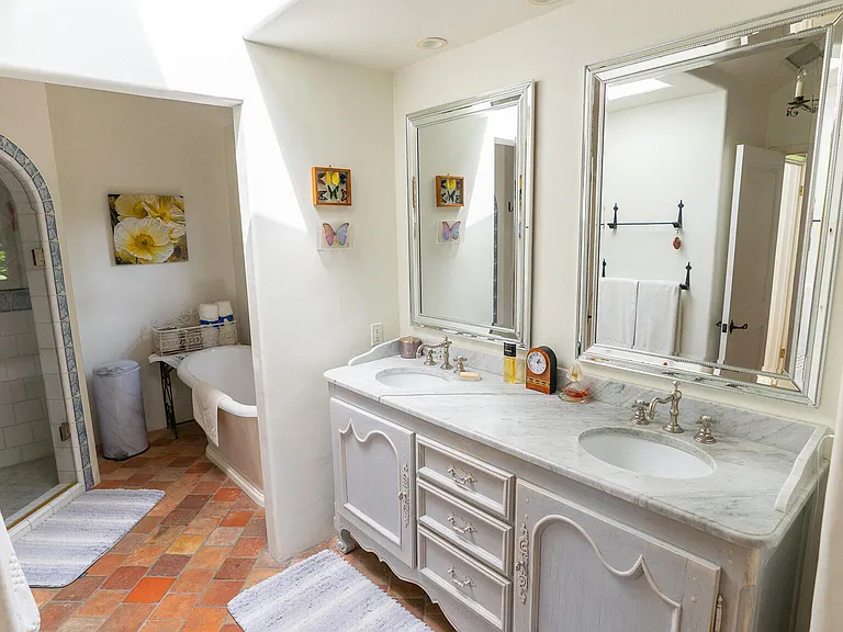 1146 N Fairview Ave — Photo 27