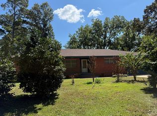 1021 8th Ave, Graceville, FL 32440