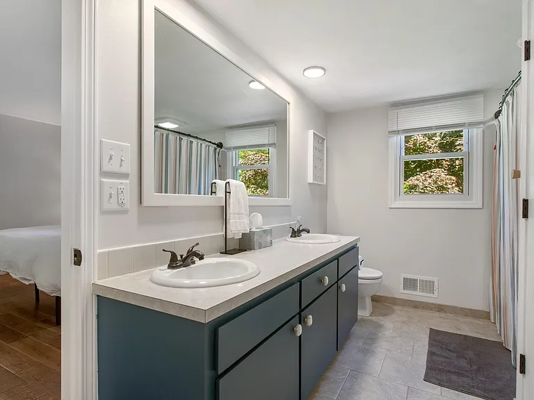 115 Iroquois Ave — Photo 29