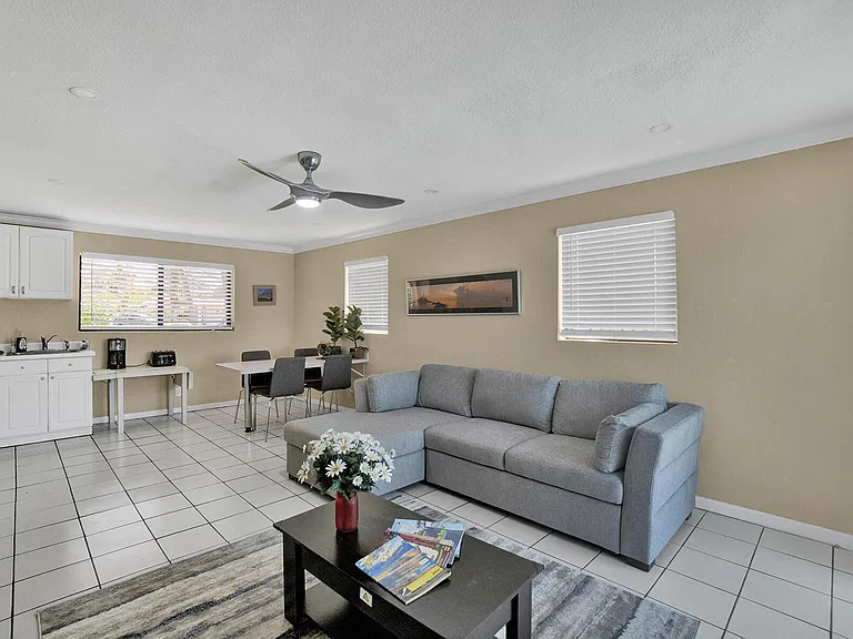 1901 N Riverside Dr #1 — Photo 10