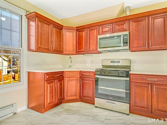 3rd image of 27 Walnut Ave #2