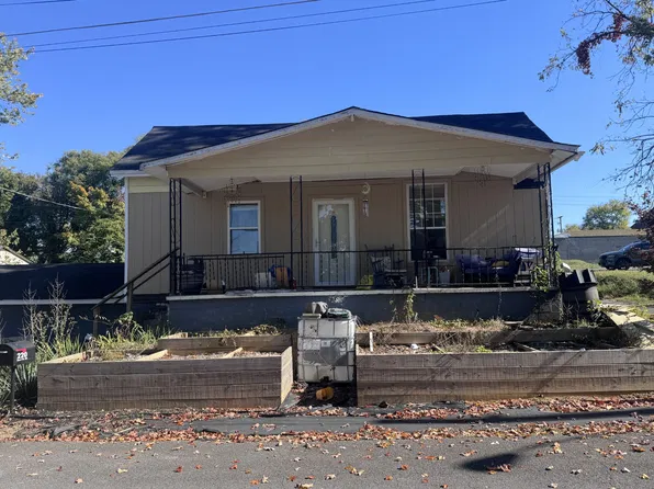 220 Short St NE, Cleveland, TN 37311