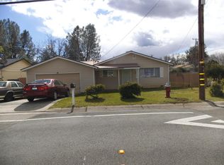 1163 Riviera Dr, Redding, CA 96001