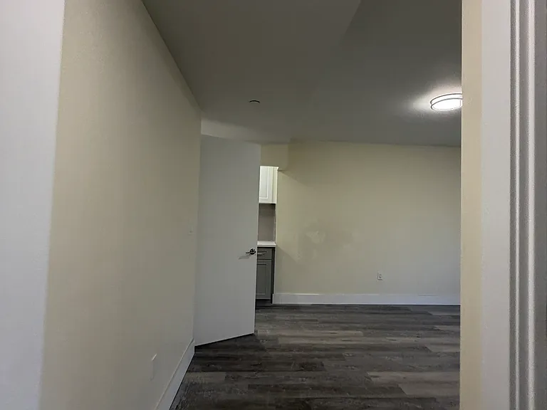 2512 Bronx Park E #B — Photo 18