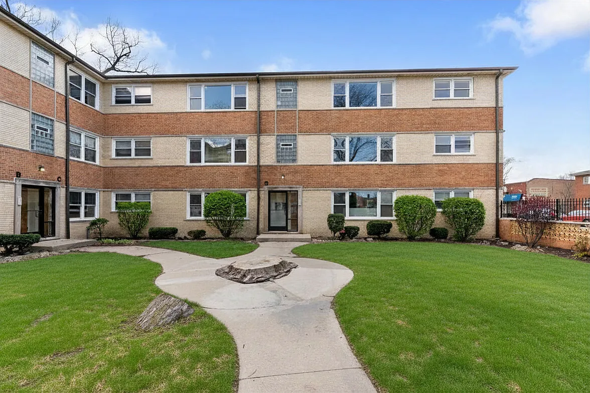 2 bed, 1000 sqft, $1,550 — Photo 1