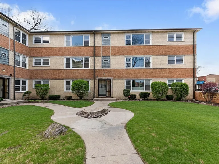 7900 S Merrill Ave #2E — Photo 1
