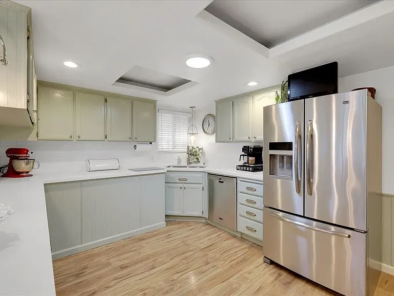 37052A Poplar St — Photo 2