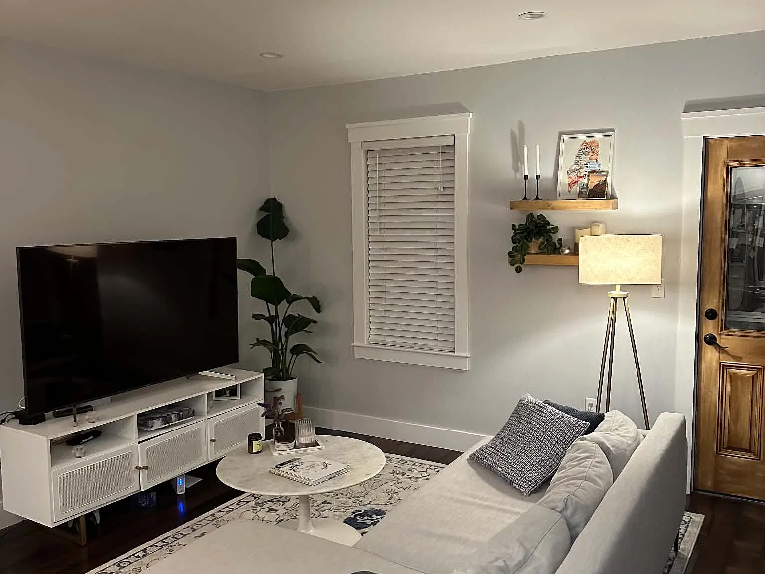 2 bed, 1100 sqft, $3,400 — Photo 2