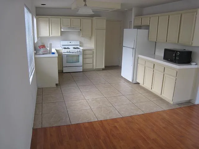 2297 Eastbrook Rd — Photo 16