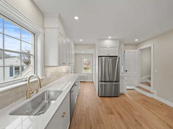 60 Powder House Rd, Medford, MA 02155