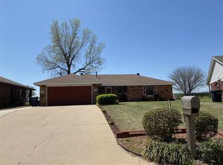 222 S Keystone Dr, Enid, OK 73703