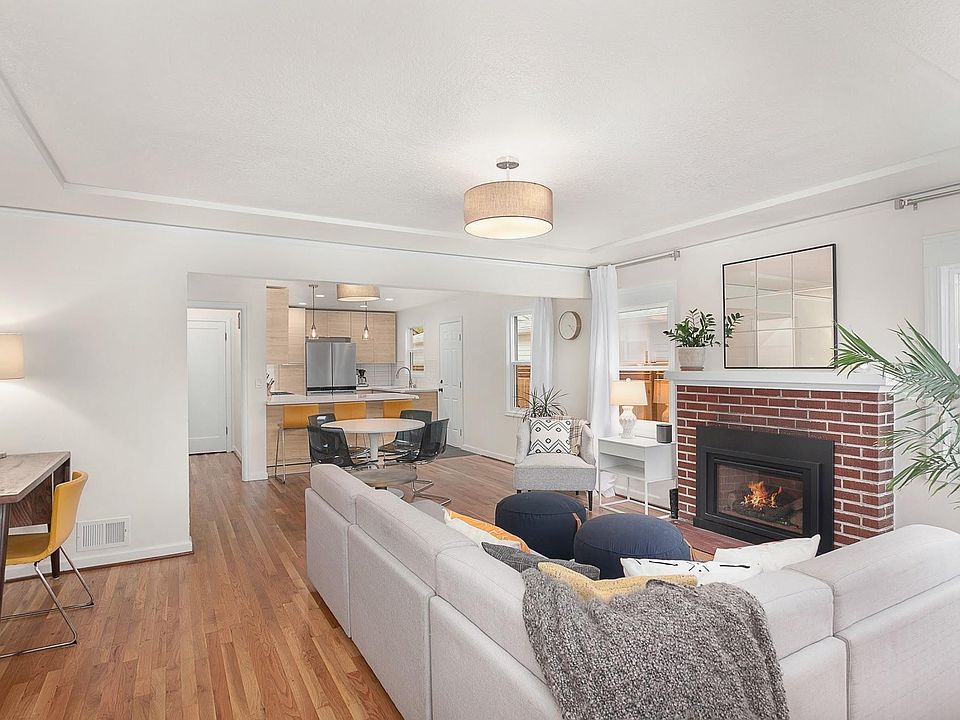 Living Room from entry
