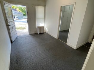 604 6th St NW #B, Faribault, MN 55021