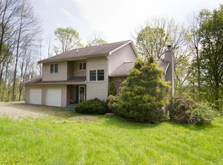 73 Bortree Rd, Moscow, PA 18444