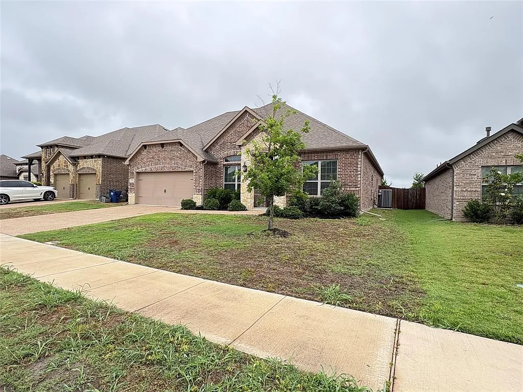 Picture 2 - 2823 Diamondback Dr