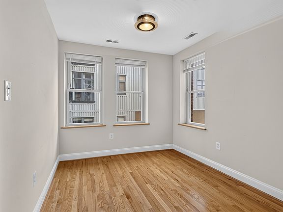5th image of 1427 Chapin St NW APT 204