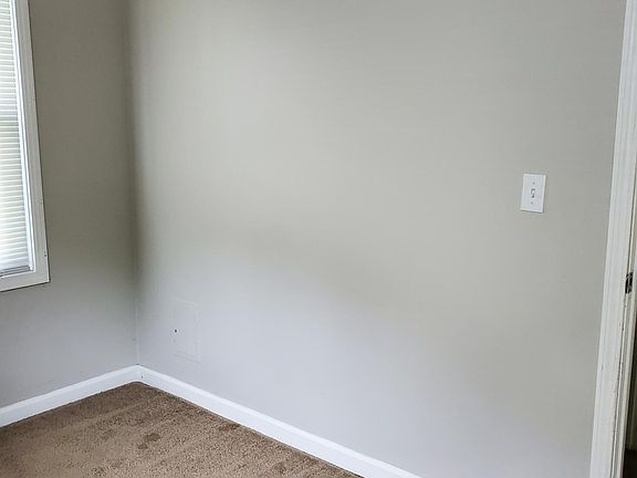 4th image of 27604 Dartmouth St