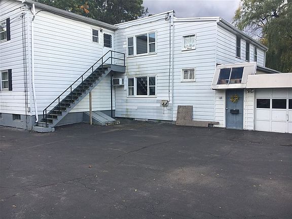3rd image of 596 Saratoga St