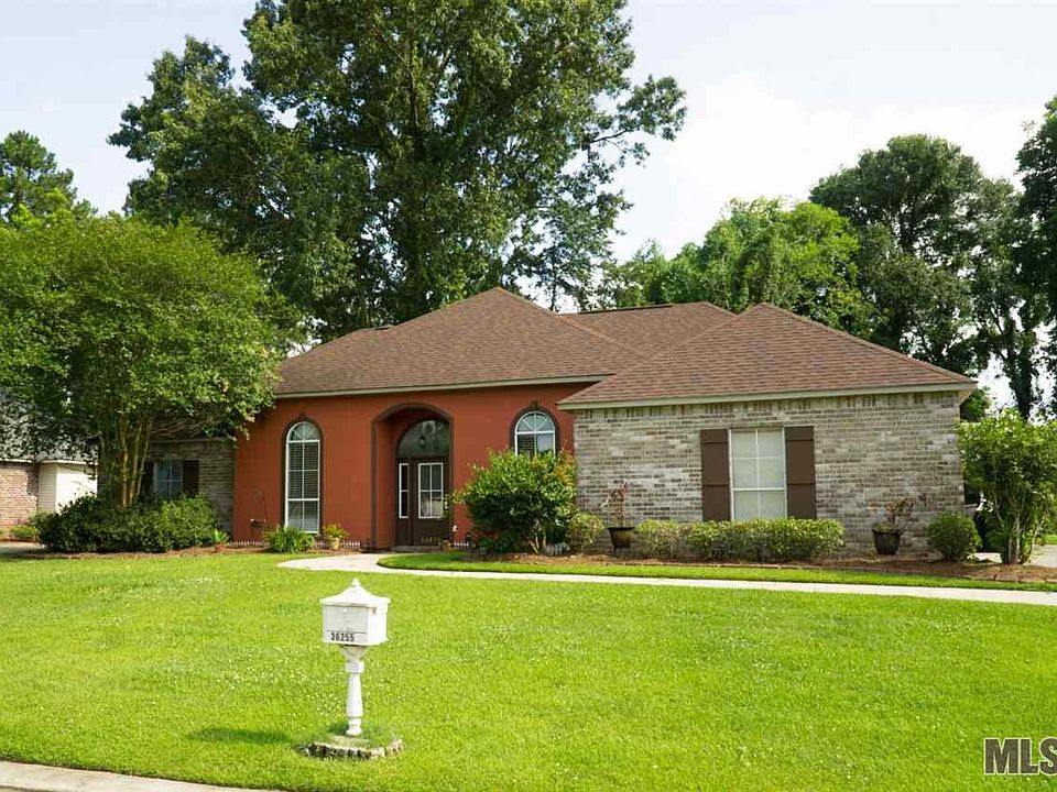 1st image of 36255 The Bluffs Ave
