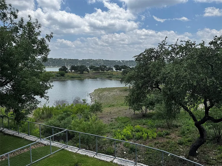 2217 Seabiscuit Cv #105 — Photo 40