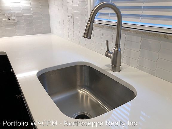 5th image of 295 E Arcadia Ave #6077535
