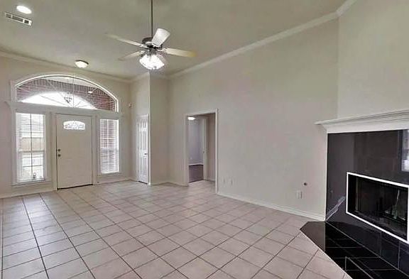 5th image of 4214 Alexandria Ave