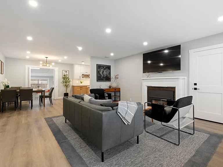 1027 Haven Ave — Photo 16