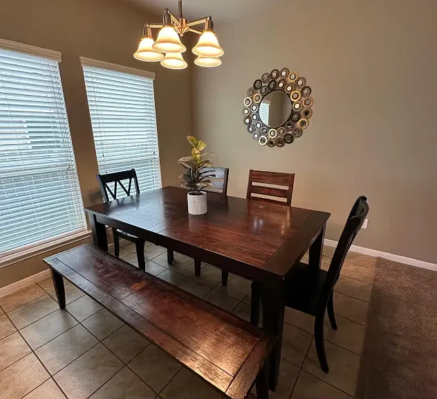 511 Parkfield Ln — Photo 11