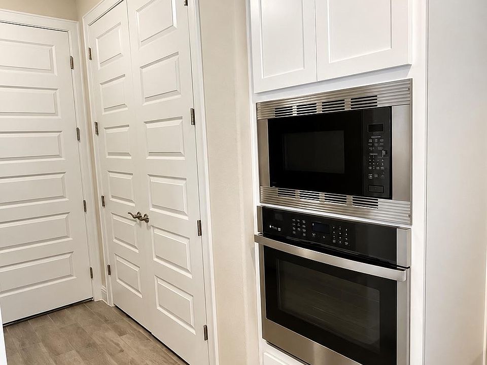 1st image of 148 Riverhill Dr