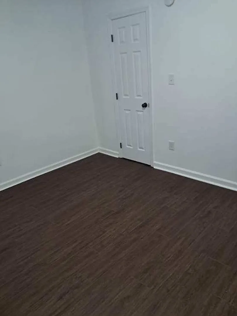 Building Photo - 401 Dade St