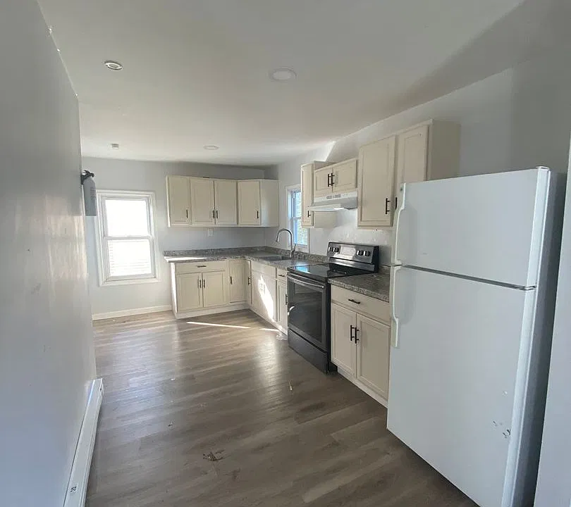 1380 Main St