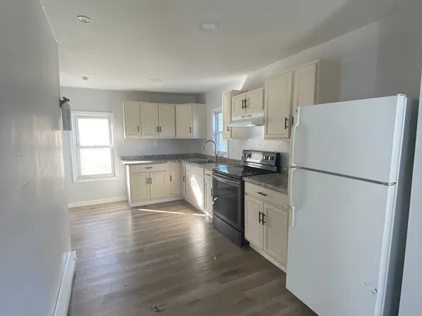 1380 Main St, 1380 Main St #3, Pittston, PA 18641