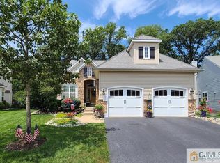 29 Merlot Ct, Monroe Township, NJ 08831