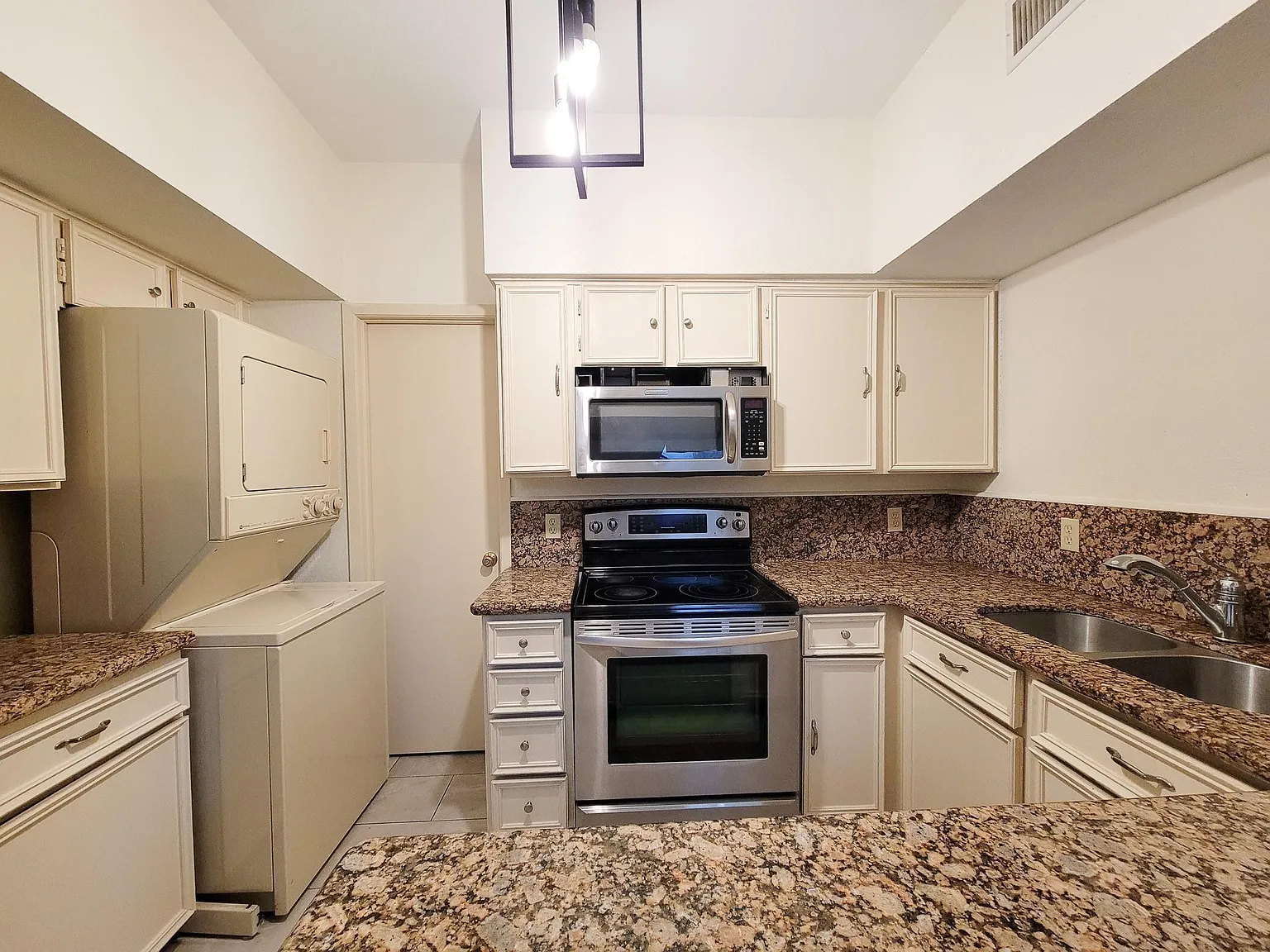 2 bed, 2.0 bath, 1190 sqft, $1,450 — Photo 4