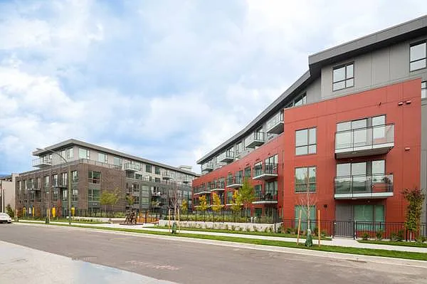 3655 Victoria Dr #W418 — Photo 30