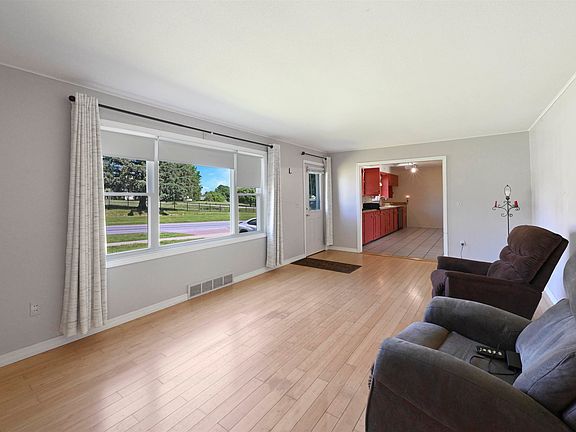 4th image of 5747 Shelburne Road