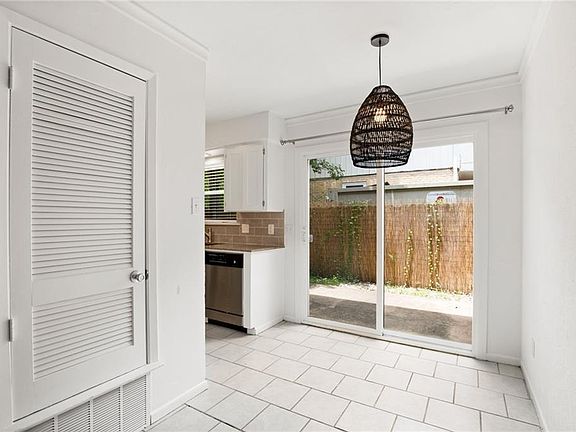 3rd image of 7914 Mullen Dr #104