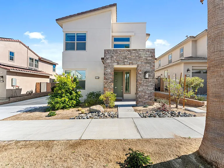 35722 McCarthy St — Photo 2