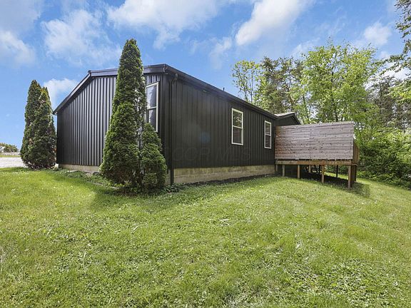 3rd image of 18682 Griffith Rd