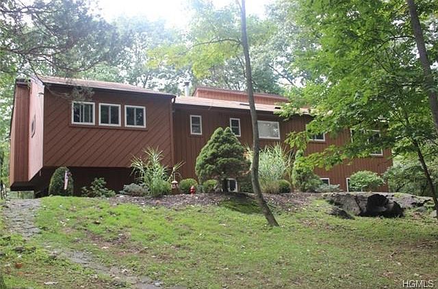 1st image of 6 Teresa Ln
