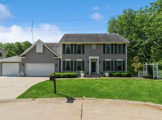 405 E 12th Ave, Coal Valley, IL